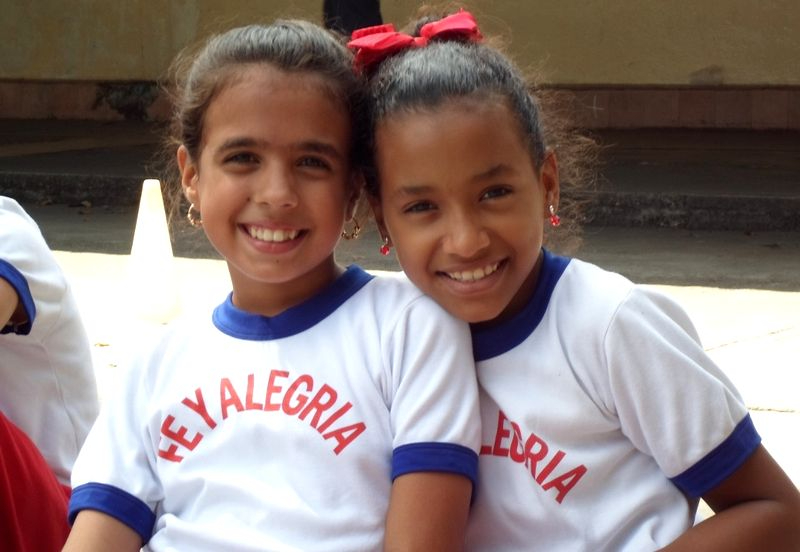 Rastrillo solidario en la Escuela de Idiomas de Salamanca para ayudar a escolares de Venezuela