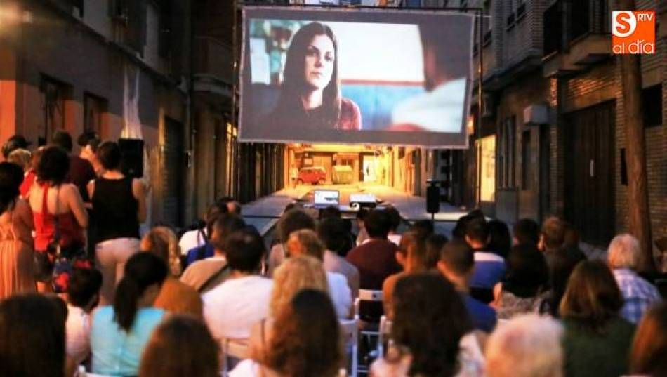 El barrio del Oeste acoge una nueva edición del Cine Corto de Verano