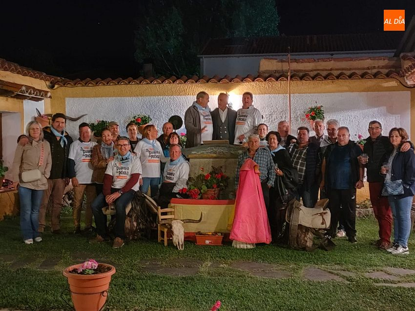 Águeda comienza sus fiestas con velada musical y pregón popular en una de sus peñas