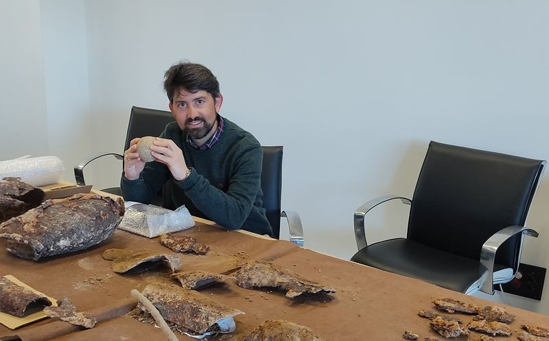 Hallan una armadura completa del siglo XVI en las excavaciones arqueológicas del castillo de Matilla de los Caños