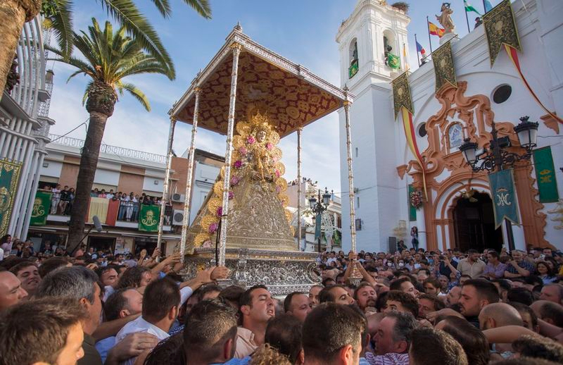 Un grupo de rocieros crea un nuevo partido político... para no estar en una mesa electoral