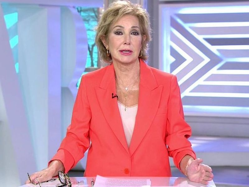 Ana Rosa Quintana regresa a su programa dos semanas después tras someterse a una revisión del cáncer de mama