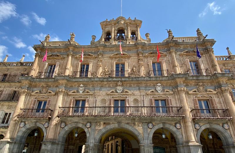 Hoy es siempre todavía