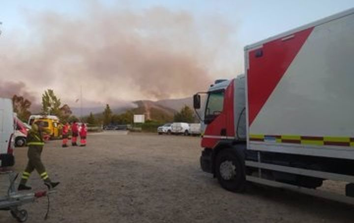 El incendio en Las Hurdes, fuera de control, amenaza a la provincia de Salamanca
