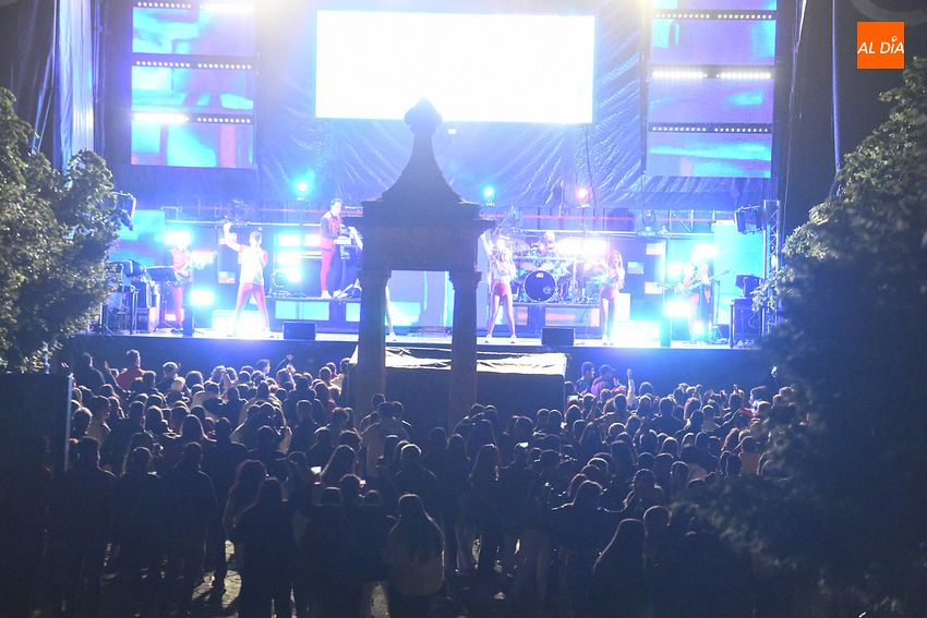 La Orquesta Kronos sirve el demandado último plato de la Feria del Farinato