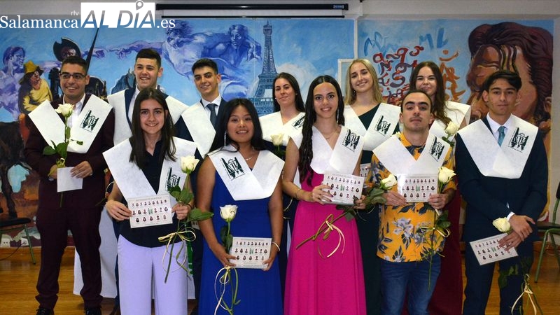 Once alumnos del IES Tierras de Abadengo celebran su graduación en bachillerato
