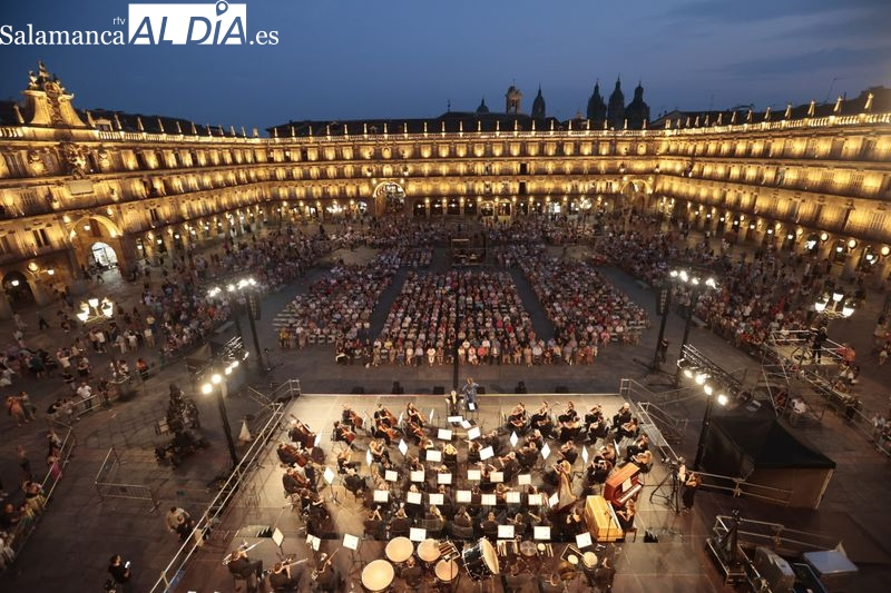 La Plaza Mayor acogerá este domingo un gran concierto con más de 200 músicos y coralistas salmantinos 