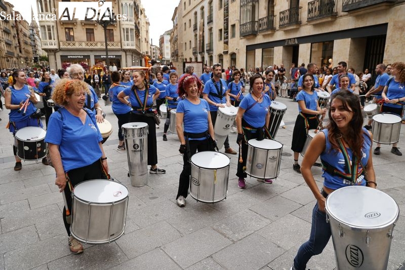 La batucada K-Charro llena de ritmo el centro de la ciudad