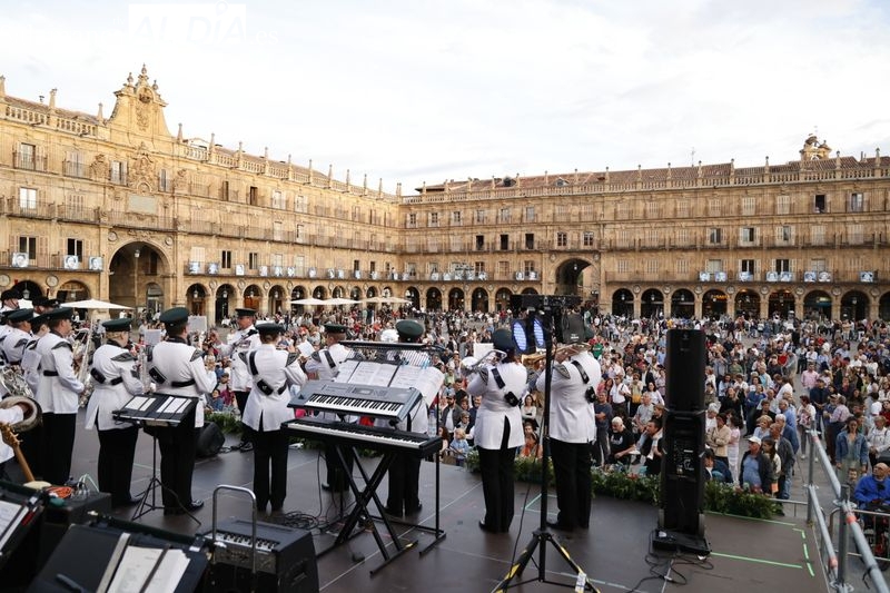 El Ejército británico conquista la Plaza Mayor