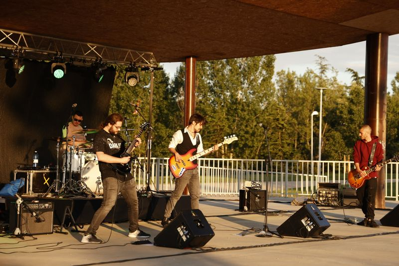 AgnesiA deleita con su fusión de géneros musicales