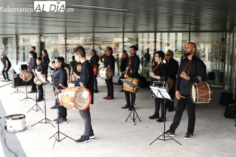 La plaza Trujillo se llena de bailes tradicionales