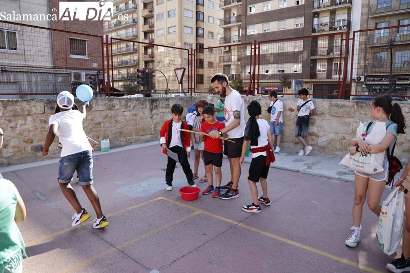 El CEIP Padre Manjón se disfraza para marcharse de vacaciones