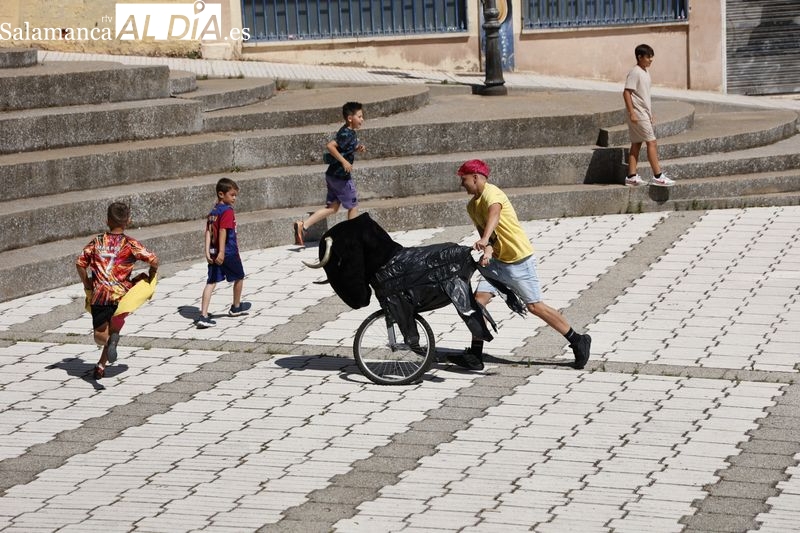 Encierro infantil para comenzar el sábado festivo en Pizarrales