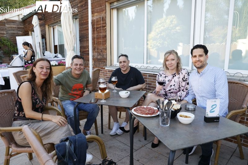 Gran tarde de carcajadas gracias al humor de Luis Mottola en La Mar Salaá 