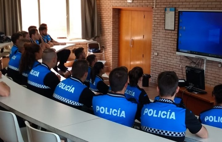 Termina su formación en la Academia de Ávila un nuevo agente de la Policía Local mirobrigense