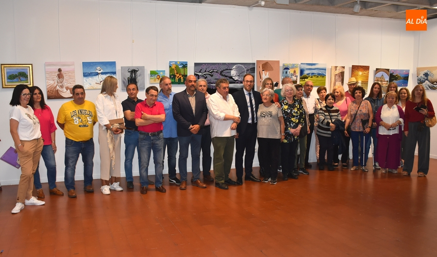 La gran familia del Taller Municipal de Pintura muestra sus creaciones