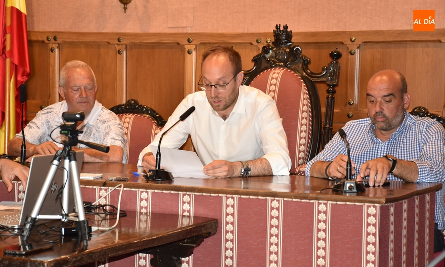 José Manuel Jerez salta a la mesa de la Presidencia de los Plenos municipales