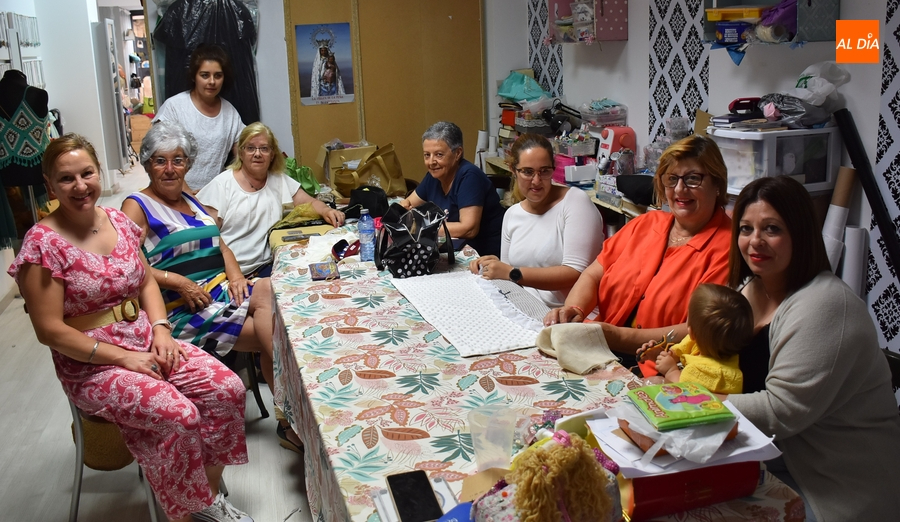 Clausurado el taller de costura impartido por Margarita Prieto en Dedal de Plata