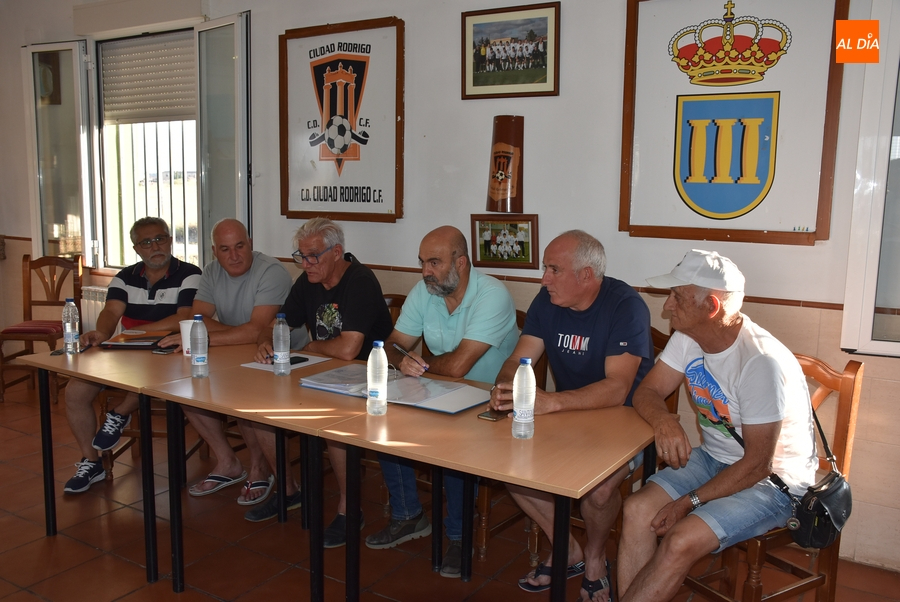 La Directiva saliente del Ciudad Rodrigo CF logra reducir la deuda del Club de 142.000€ a 18.000€