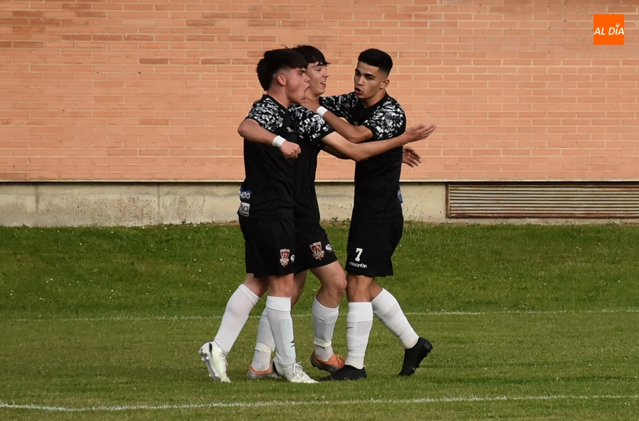 El Juvenil del Ciudad Rodrigo arranca con una clara victoria el Torneo en homenaje a Miguel González