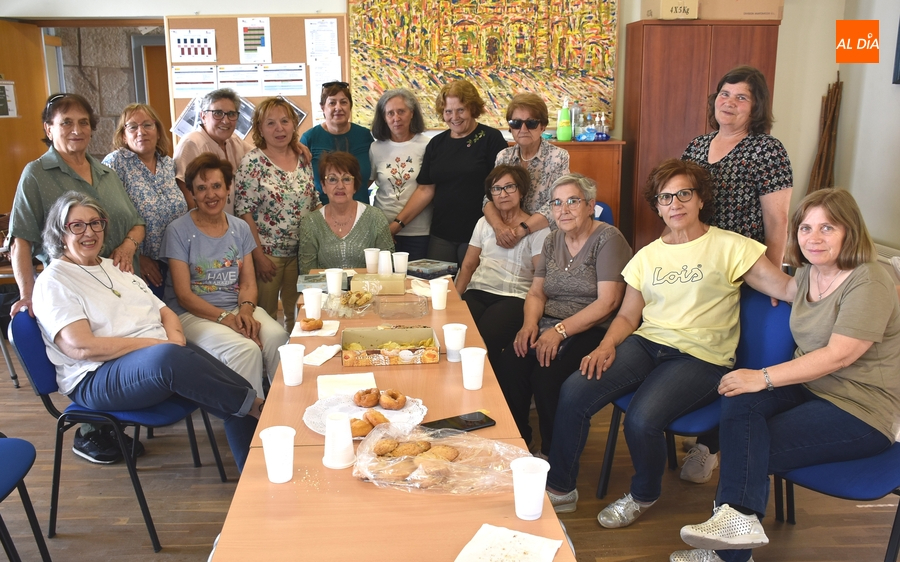 Clausurado el curso del taller de bolillos de Amanecer