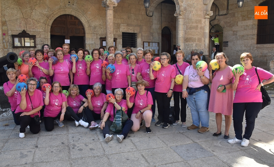 El taller de gimnasia de Amanecer celebra la conclusión de las clases tomando chocolate