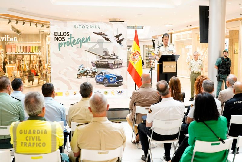 El Centro Comercial El Tormes celebra el Día de las Fuerzas Armadas