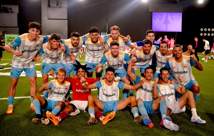 Carlos de la Nava, capitán de Unionistas, participa en el partido con más goles de la historia de la Kings League