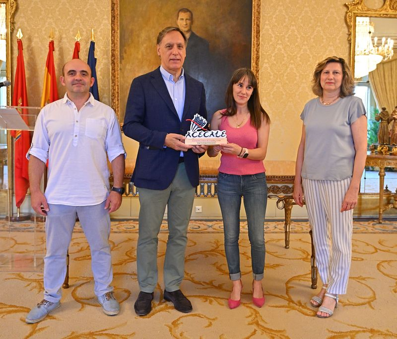 Salamanca recibe un premio por su implicación en la mejora de la calidad de vida de los celiacos