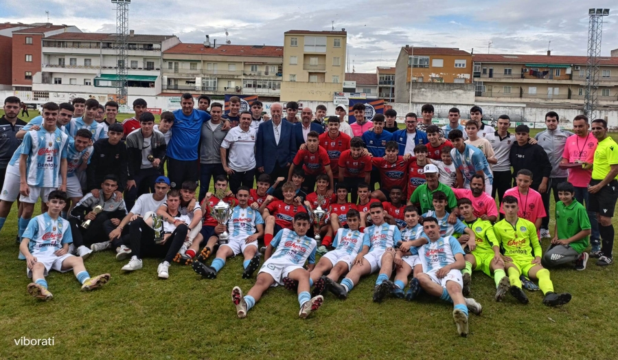 Diocesano revalida victoria en el Torneo Juvenil con Del Bosque como gran estrella invitada