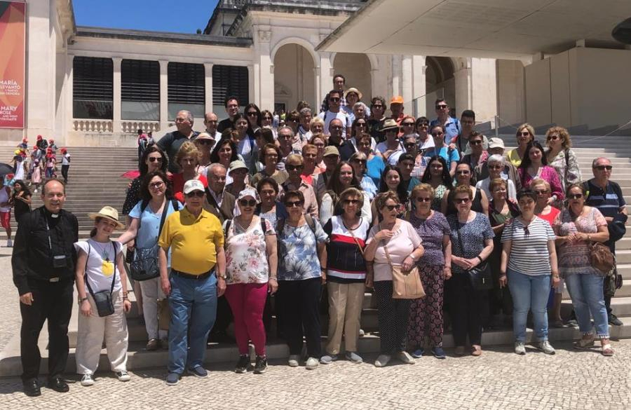 77 fieles peregrinan a Fátima con la Cofradía de la Peña de Francia