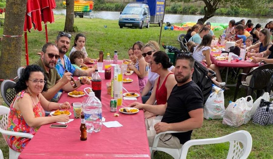 Más de 120 personas participan en el Día de la Familia de la AMPA de Misioneras