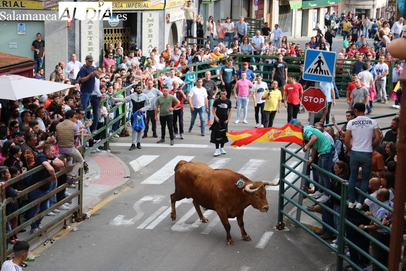Bilanero llena de emoción las calles de Vitigudino en un preCorpus para recordar