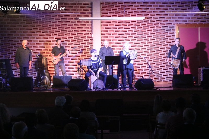 Baleo hace bailar al público de El Cubo de Don Sancho en su 40º aniversario