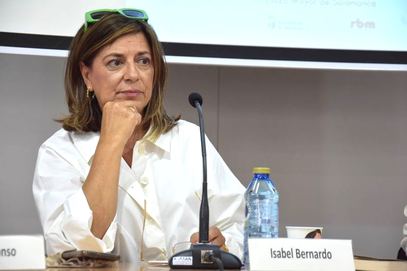 Los gatos no hacen preguntas’, el primer libro de cuentos de Isabel Bernardo