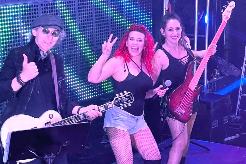 Verbenas, espectáculos, comidas populares y mucho más en Pelabravo