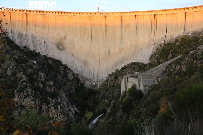 La Junta da luz verde al proyecto de una minicentral en el pie de la presa de Almendra
