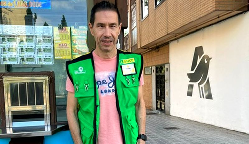 El vendedor de la ONCE que ha llevado un premio de 40.000 euros a Pizarrales