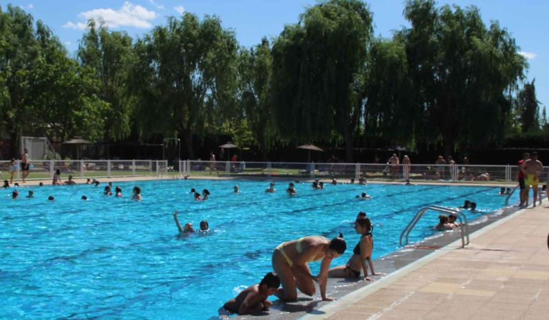 Santa Marta congela el precio de las piscinas municipales... que abren esta semana