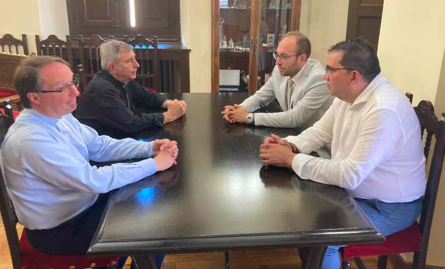 El alcalde recibe al Obispo con motivo del inicio de la nueva legislatura