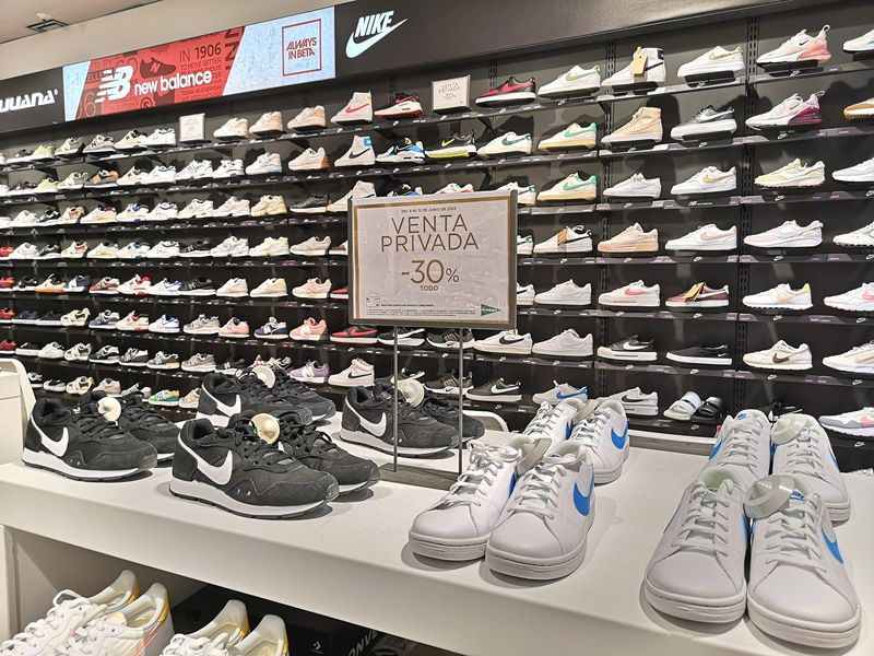 El Corte Inglés lanza Venta Privada con grandes descuentos en más de 1.000 marcas 