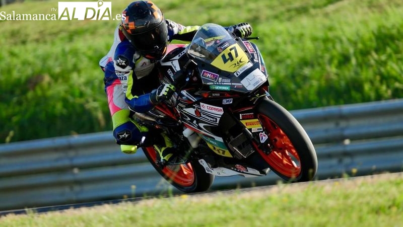 Sergio Verdugo se repone ante la lluvia en el circuito Pau Arnos en la Coupe de France
