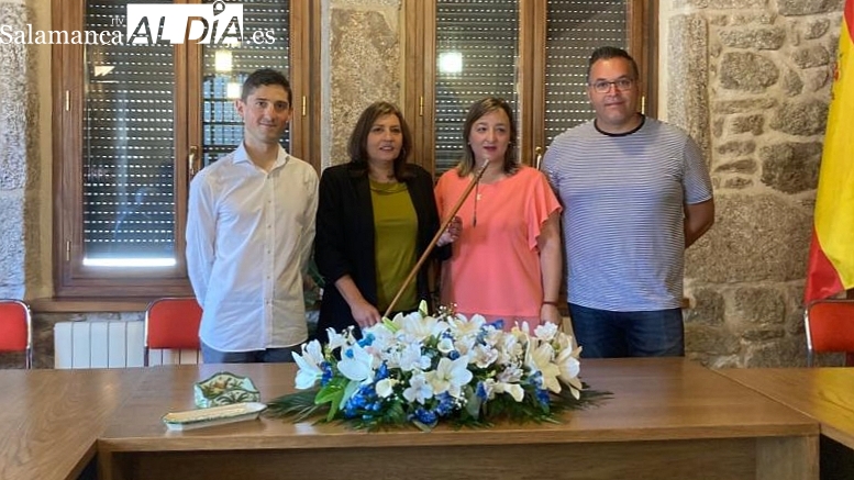 Adoración Ginés toma posesión de la Alcaldía de Villavieja junto a sus tres concejales y sin los ediles de la oposición 