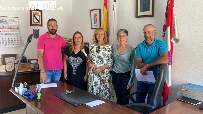 Marian Redero coge el bastón de mando en San Felices de los Gallegos