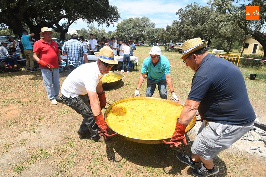 Cerca de medio millar de personas disfrutan de una paella en Sancti Spíritus