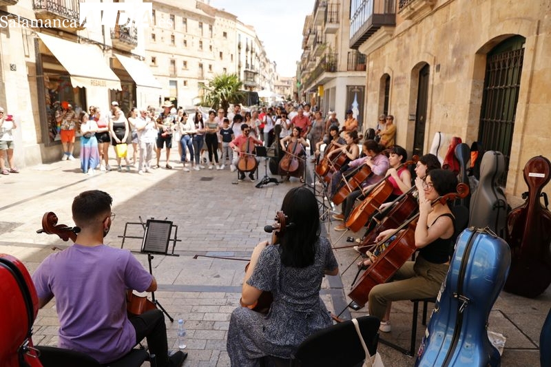 Música de calidad en la Rúa Mayor, gracias a alumnos del Conservatorio Superior