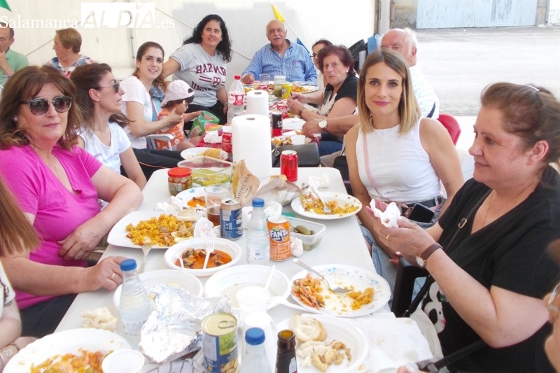Una gran paellada protagoniza la recta final de las fiestas del Corpus en El Campo de Peñaranda