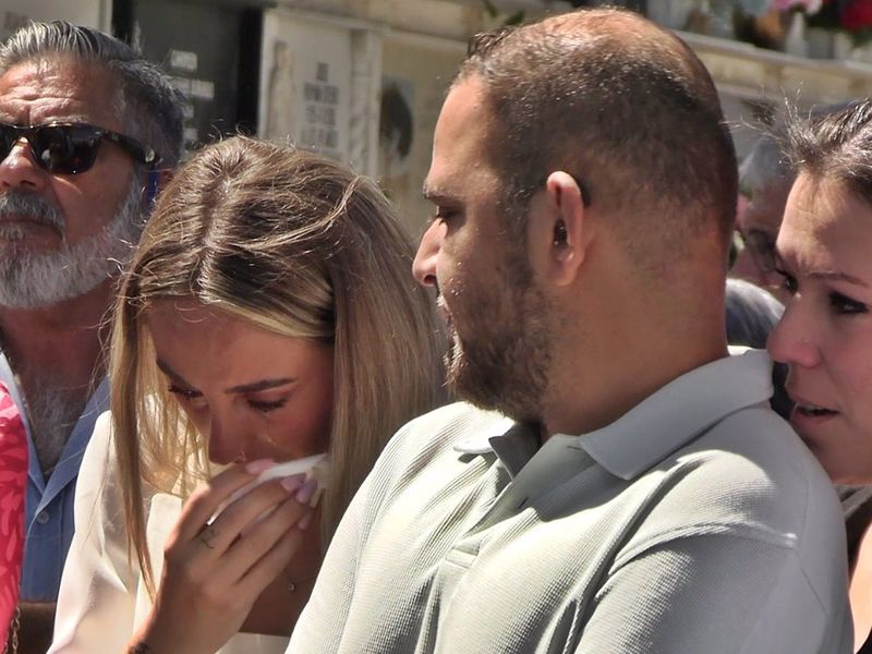 Emotivo homenaje a Rocío Jurado en el cementerio de Chipiona