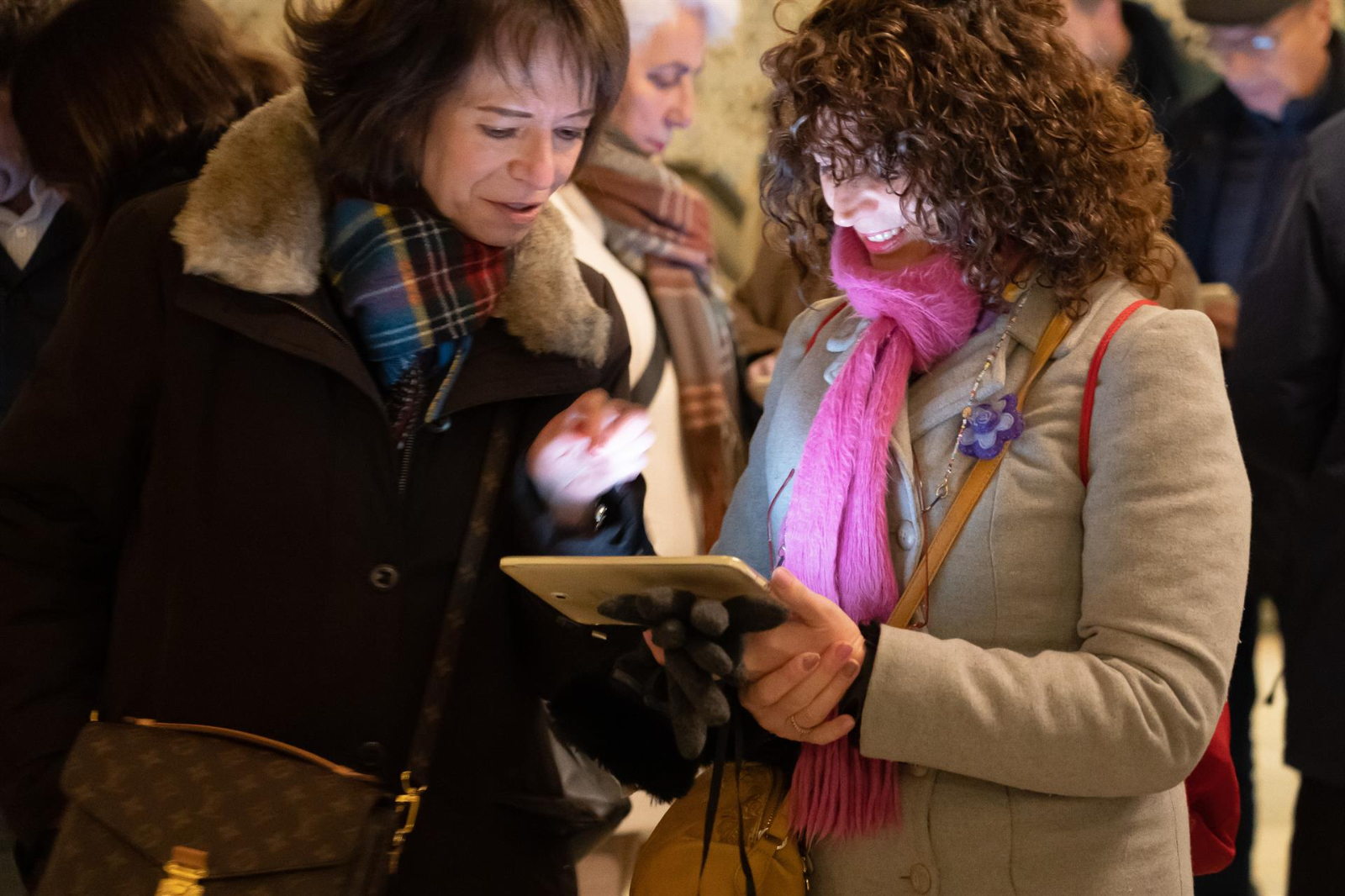 Este es el tiempo diario que los españoles dedican a la tele, el ordenador, el móvil...