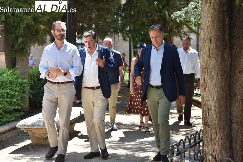 Javier Maroto asegura en Salamanca que Feijóo atenderá de forma inmediata las demandas ferroviarias de esta ciudad si gana el 23J